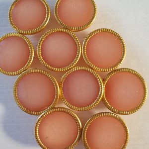 Zalmroze knopen met goud randje 10 stuks