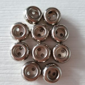 Zilverkleurige knoopjes 10 stuks