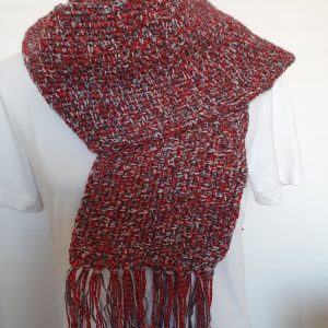 Gehaakte sjaal rood zwart