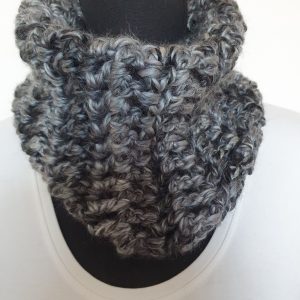 Enkele col zwart grijs