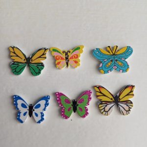 Houten knopen vlinders 6 stuks
