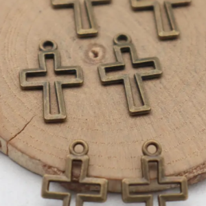 Bronzen kruisjes bedels 10 stuks