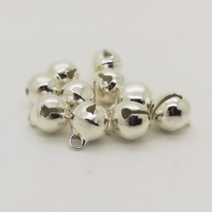 Zilverkleurige belletjes 10 stuks
