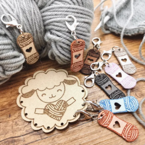 Stekenmarkeerders schaap metbollen garen 8 stuks